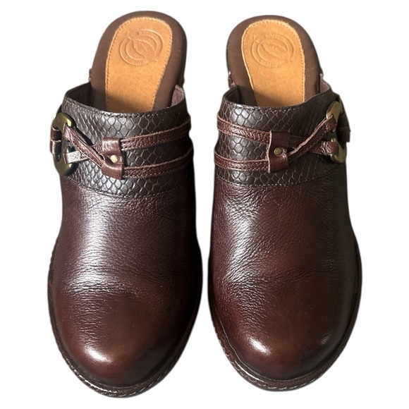 Nurture by Lamaze Brown Mules with Textured Leather and Metallic Accents - Picture 1 of 7